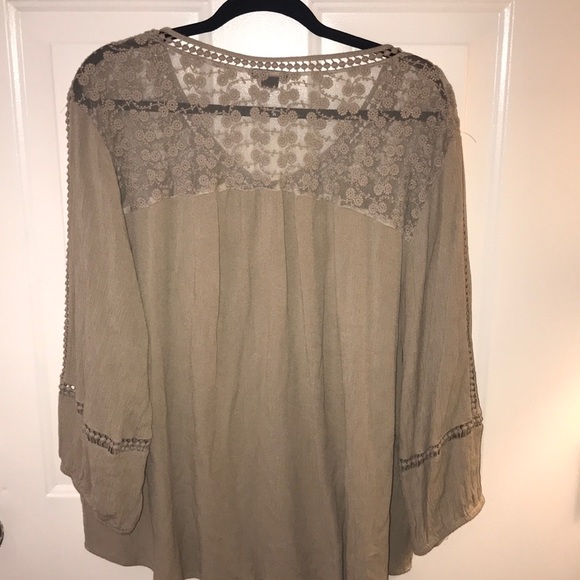 3X NEW DIRECTIONS LACE TOP - Picture 2 of 6